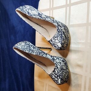 Speed Limit 98 Platform Heels NWOB